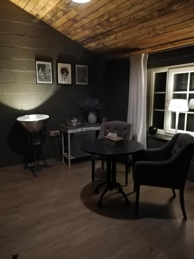 Le Relais De Chassepierre Hotel ภายนอก รูปภาพ