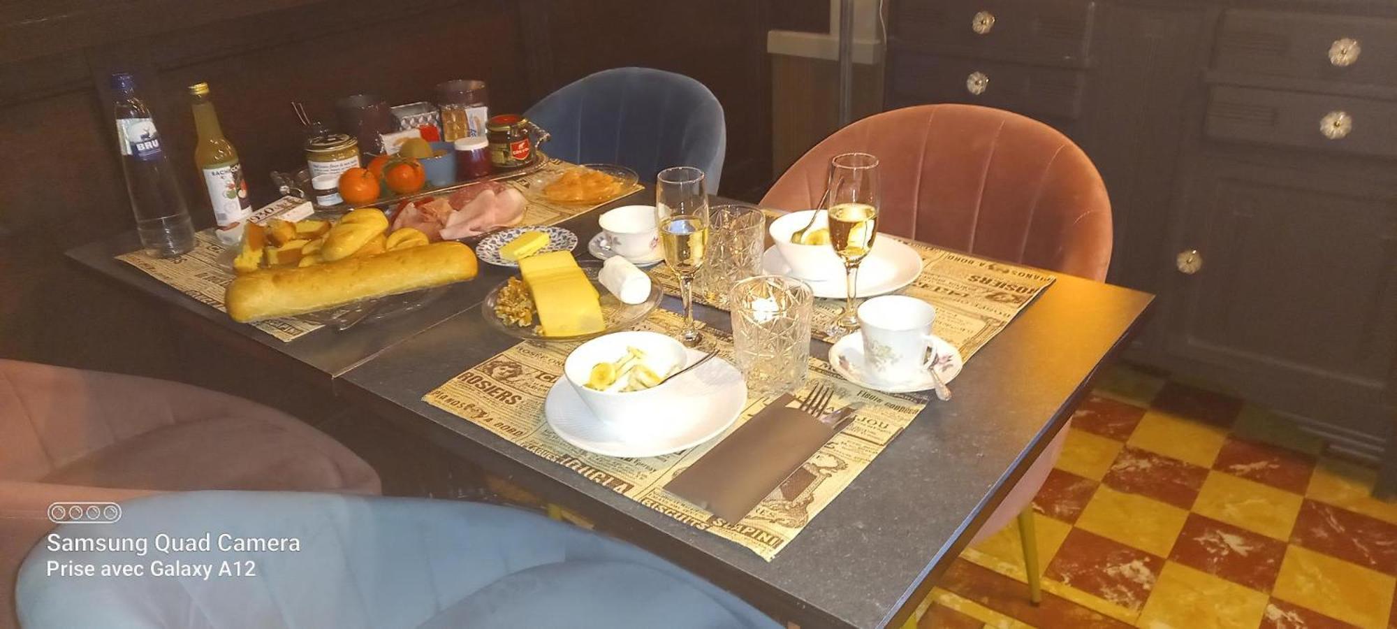 Le Relais De Chassepierre Hotel ภายนอก รูปภาพ